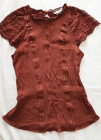 H&M marka kolları dantel detaylı üst bluz