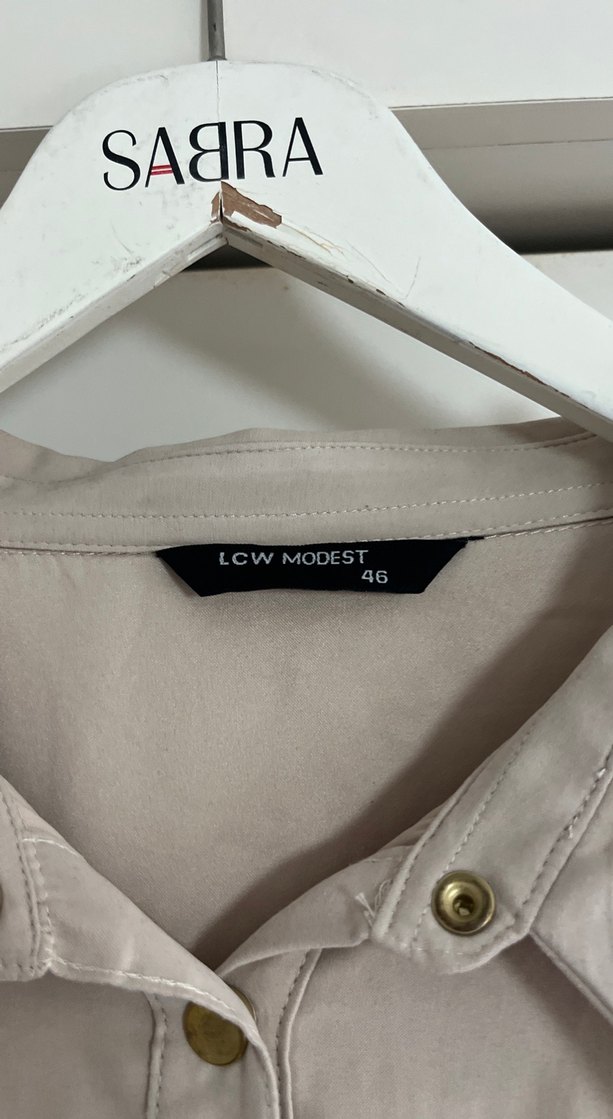 Bej Düğmeli Kadın Gömlek - Görsel 2