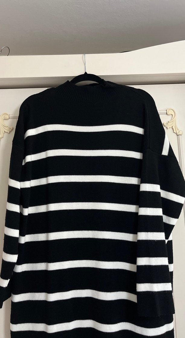 Siyah Beyaz Çizgili Uzun Triko Elbise - Görsel 3