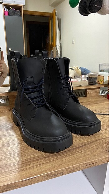 Nine West Bot