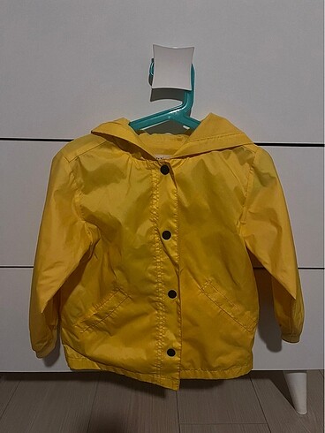 Zara 3-4 yaş unisex yağmurluk/ rüzgarlık