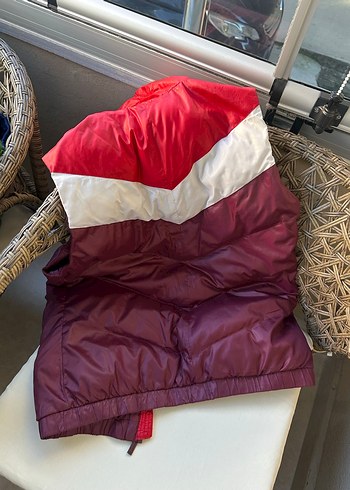 Bordo Kapüşonlu Kadın Şişme Yelek - Görsel 3