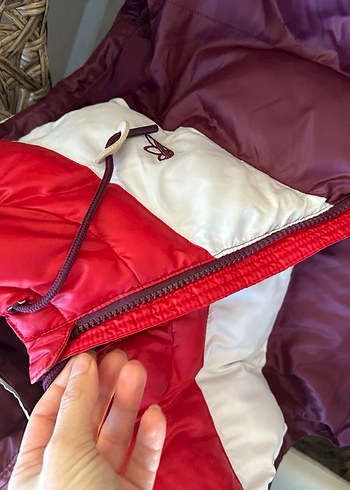 Bordo Kapüşonlu Kadın Şişme Yelek - Görsel 5