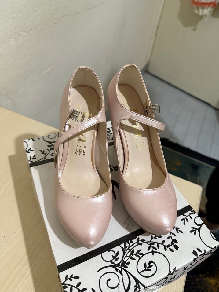 Bej Tokalı Modern Klasik Topuklu Kadın Ayakkabı - Görsel 4