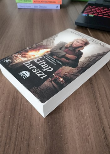  Beden Kitap Hırsızı - Markus Zusak