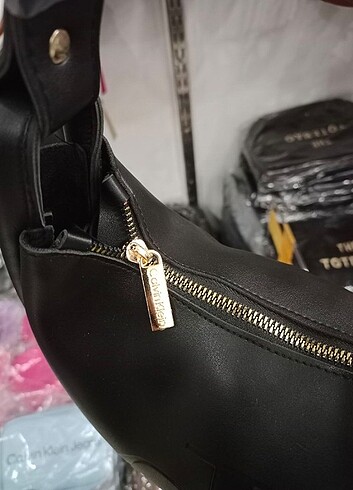 Beden siyah Renk Calvin Klein Küçük boy kargo Etiketli - tek gözlü - uzun ask