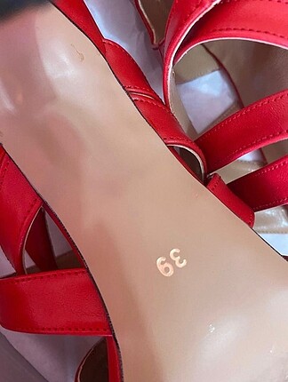 Trendyol & Milla Kırmızı ince topuklu ayakkabı