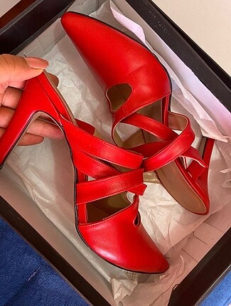 39 Beden Kırmızı ince topuklu ayakkabı