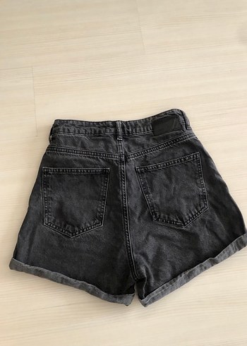m Beden beyaz Renk Geniş Kesim Siyah Mini Kot Şort