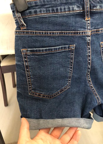 Bershka Kısa Denim Şort - Görsel 6