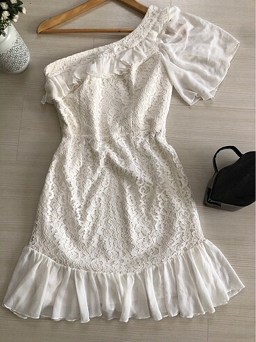 38 Beden Beyaz dantel elbise