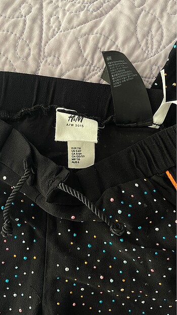 H&M H&M taşlı pantolon sıfır ayarında
