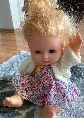Pilli Beyaz Ceketli Çiçek Desenli Bebek Oyuncak