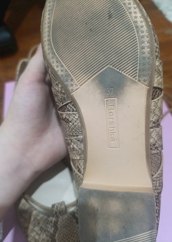 Bershka Bershka yılan desenli bağcıklı babet