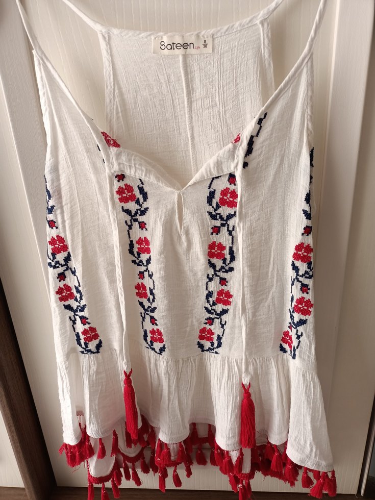 Püsküllü Nakışlı Beyaz Mini Bohem Bluz - Görsel 3