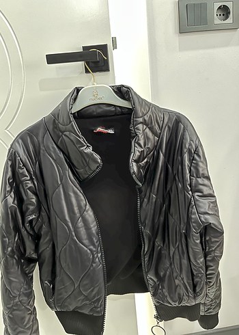 Kadın Siyah Deri Kısa Mont - Görsel 2