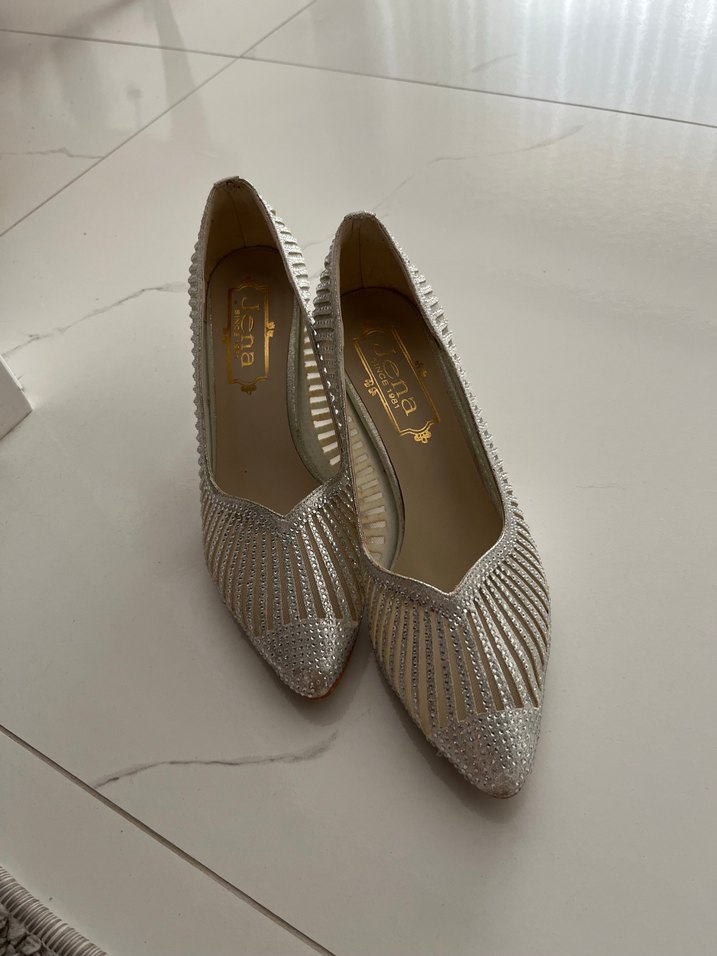 Topuklu ayakkabı - Görsel 4