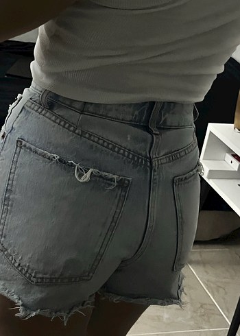 Kadın Gri Batik Desenli Denim Şort - Görsel 2