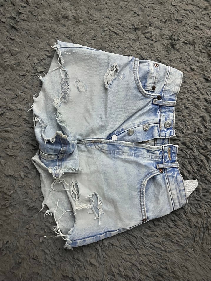 Kadın Gri Batik Desenli Denim Şort - Görsel 4