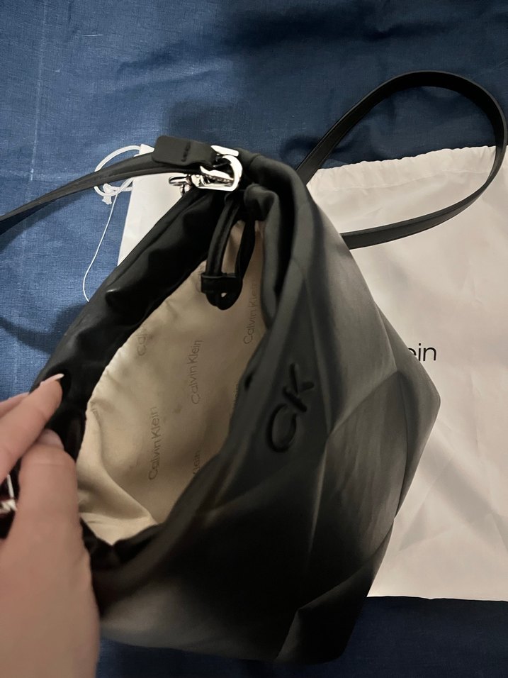 Kadın Siyah Deri Tokalı Çapraz Çanta - Görsel 2