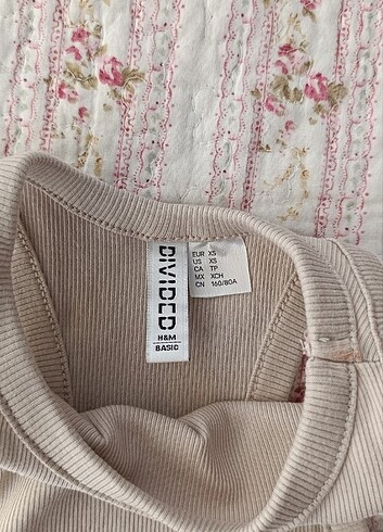 xs Beden ten rengi Renk H&M Kolsuz Crop Üst