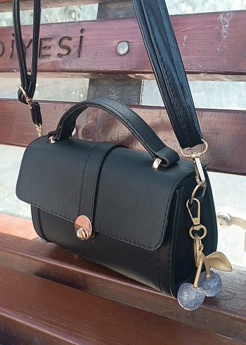 Beden Siyah el ve çapraz askılı Kadın Çanta