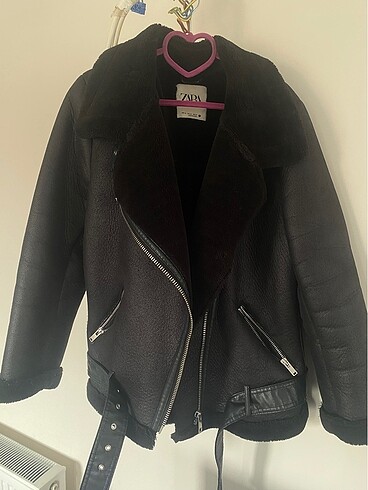 Zara top olan biker montu