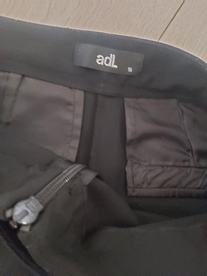 Düğmeli Siyah Mini şort etek - Görsel 4