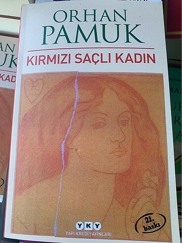 Kırmızı saçlı kadın