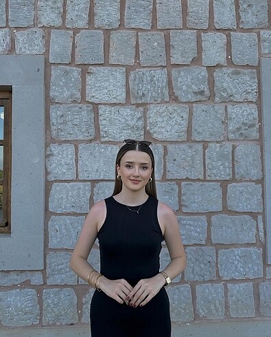 Diğer Vücudu Saran Elbise