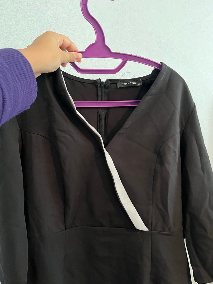 Siyah V Yaka Kadın Tulum - Görsel 4