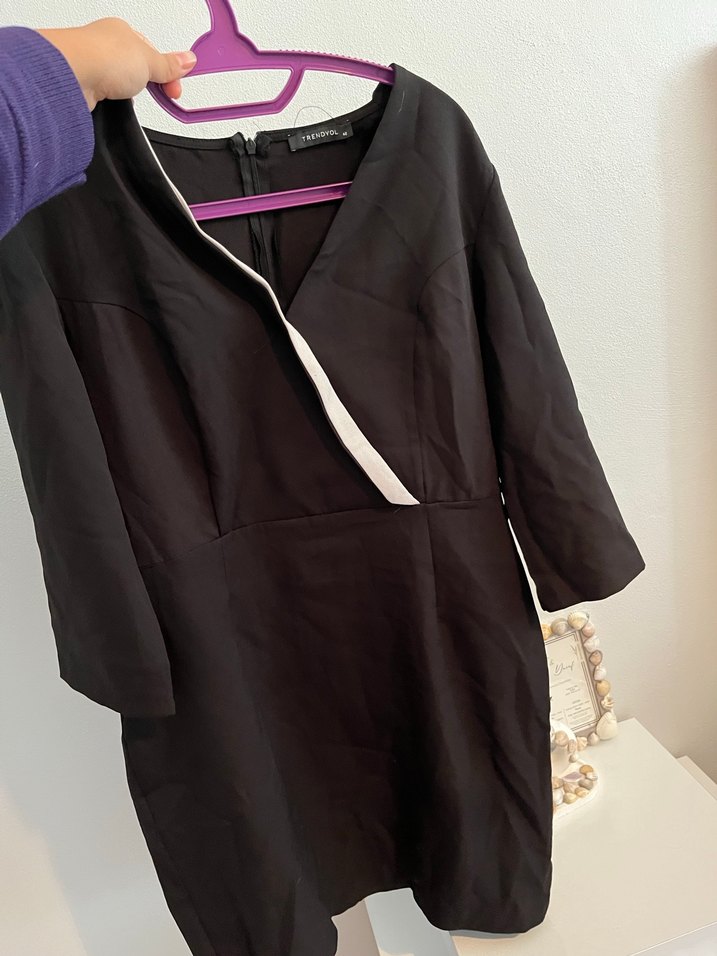 Siyah V Yaka Kadın Tulum - Görsel 2