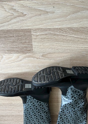 Dkny yağmur çizmesi - Görsel 3