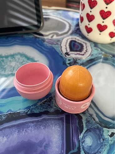  Beden Renk Burt?s Bees dudak nemlendiricisi