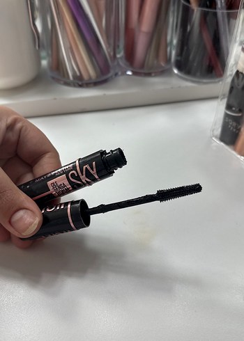 Siyah Parlak Maskara - Görsel 2