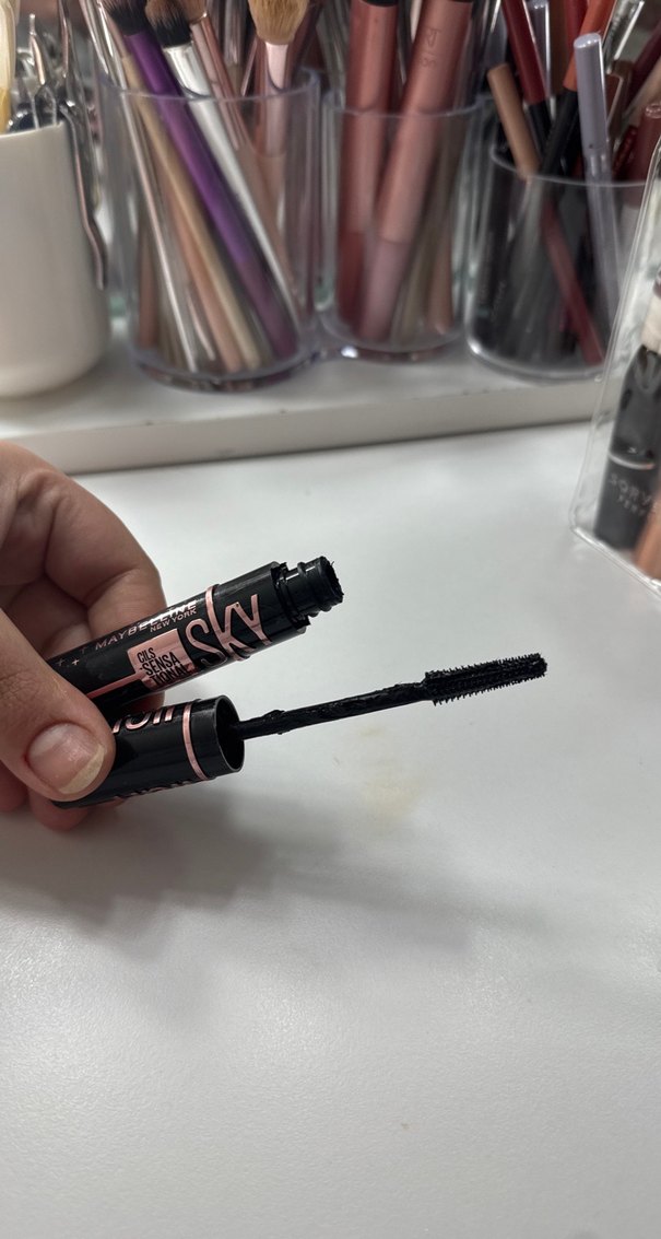 Siyah Parlak Maskara - Görsel 2