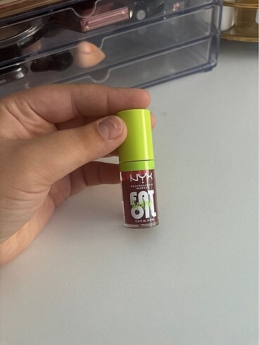 Nyx fat oil