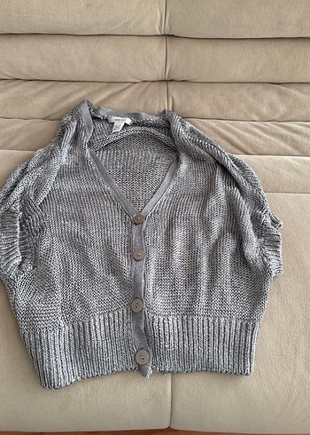 Gri V Yaka Kısa Örgü Kadın Kazak - Görsel 3