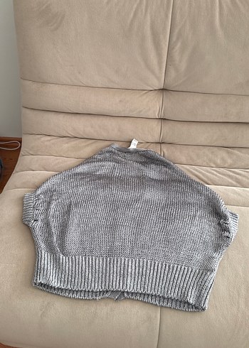 Gri V Yaka Kısa Örgü Kadın Kazak - Görsel 5