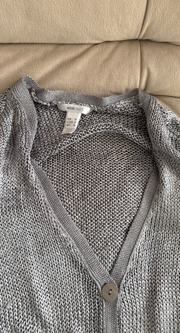 Gri V Yaka Kısa Örgü Kadın Kazak - Görsel 4