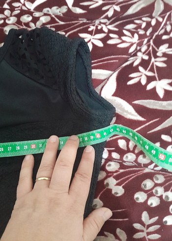 V Yaka Dantelli Kısa Kollu elbise - Görsel 4