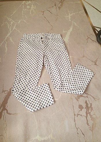 Düğmeli Beyaz Puantiyeli Kumaş Pantolon