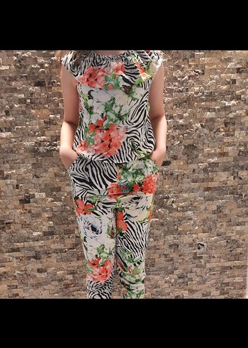 Çiçekli Zebra Desenli Uzun Tulum