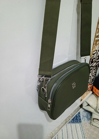 Yeşil kol çantası - Görsel 2