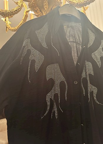 Taşlı siyah gömlek - Görsel 3