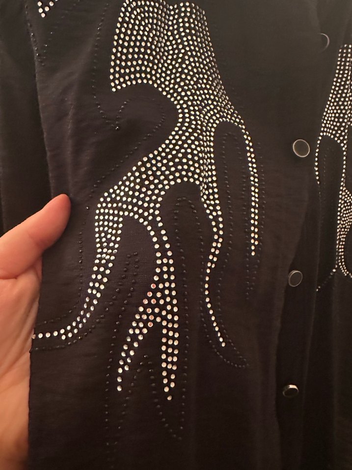 Taşlı siyah gömlek - Görsel 4