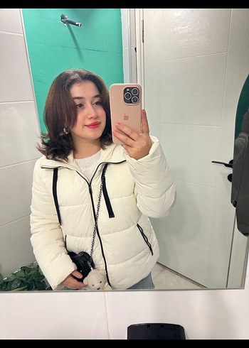 Beyaz Kapüşonlu Şişme Kadın Mont MAVİ JEANS - Görsel 3