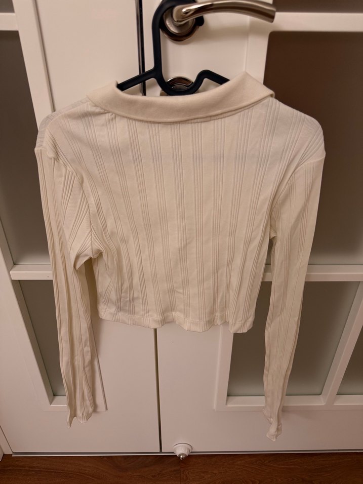 Calvin Klein Bej Düğmeli Uzun Kollu Crop Bluz - Görsel 2