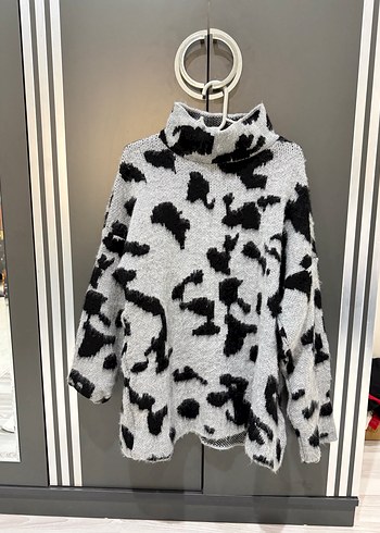 Gri Zebra Desenli Uzun Kollu Kadın Kazak - Görsel 2