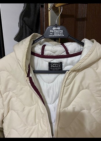 Beyaz Kapüşonlu Fermuarlı Kadın mont - Görsel 2